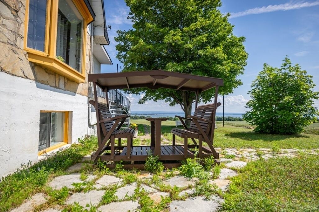 Photo of Patio Balcony in St-Francois-de-l'Ile-d'Orleans