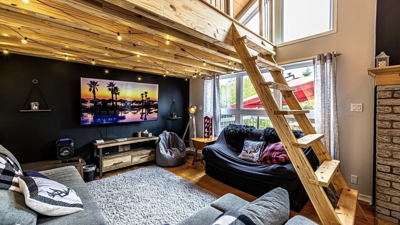 Photo of Livingroom in Chertsey