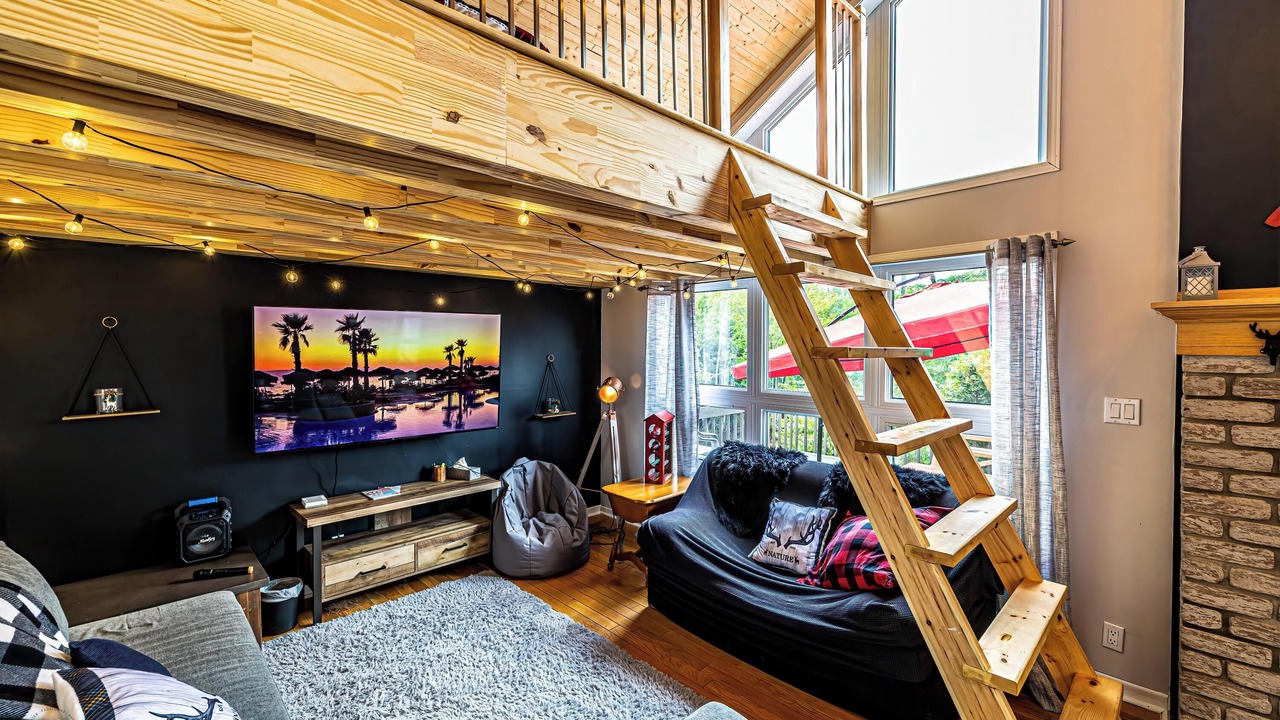 Photo of Livingroom in Chertsey