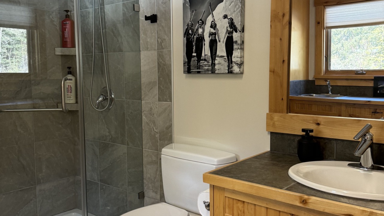 Photo of Bathroom in Golden