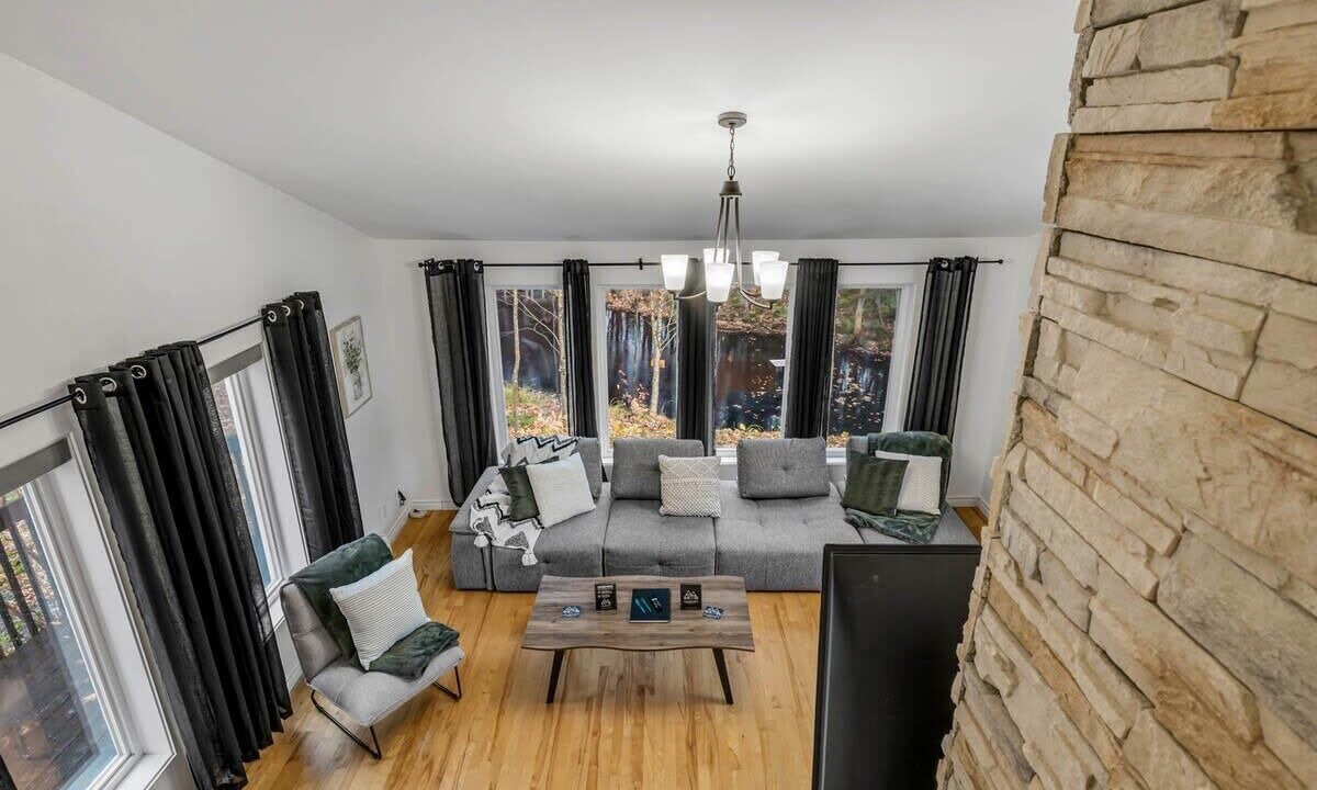Photo of Livingroom in Stoneham
