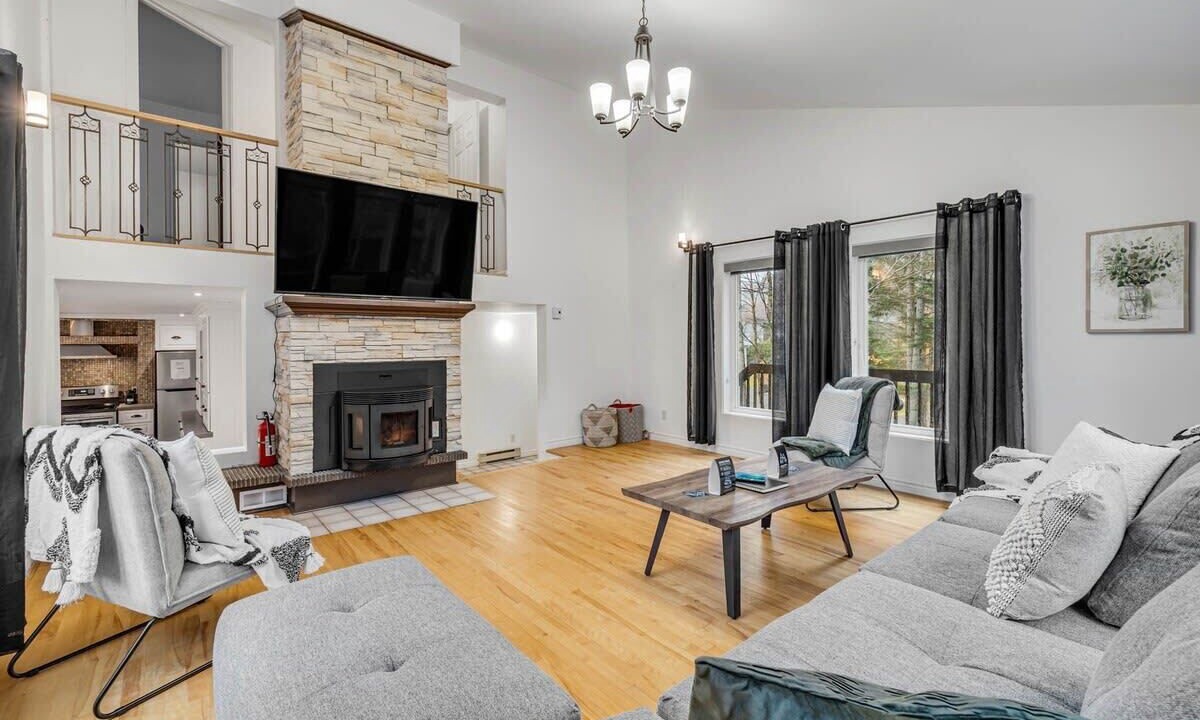 Photo of Livingroom in Stoneham