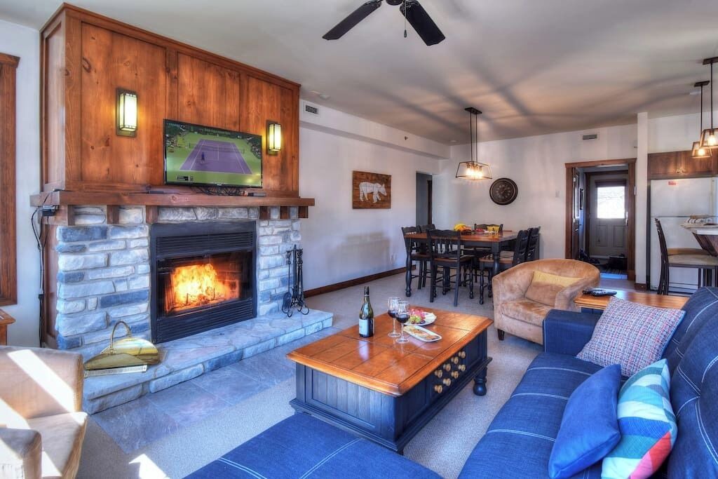 Photo of Livingroom in Tremblant-Les-Eaux