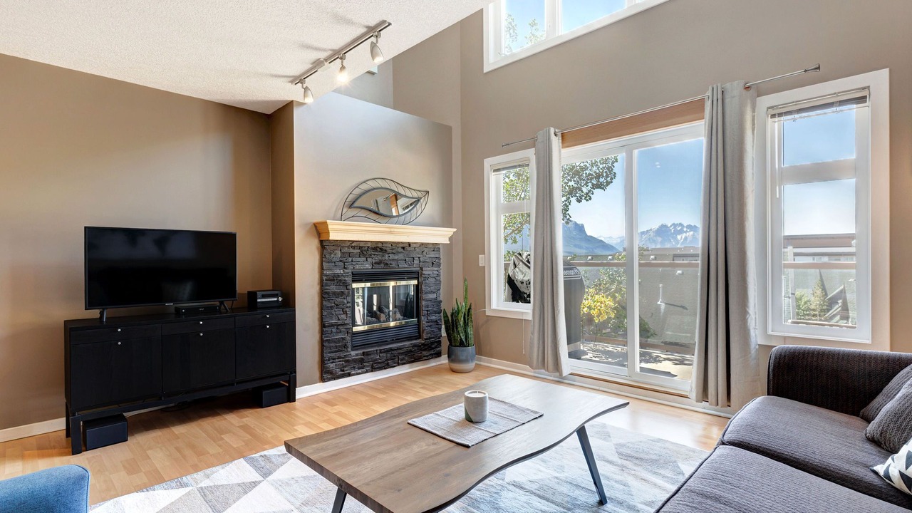Photo of Livingroom in Cougar Creek