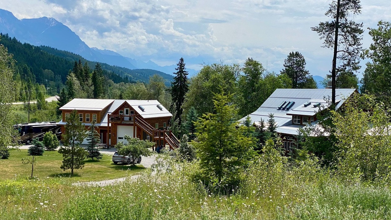 Photo of Outdoor in Golden