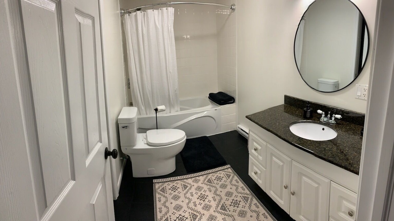 Photo of Bathroom in L'Isle-aux-Allumettes