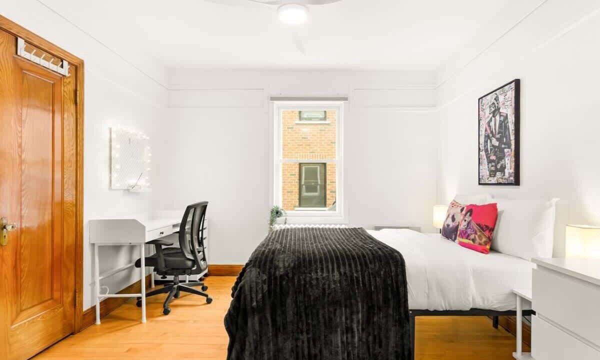 Photo of Bedroom in Rosemont-La Petite-Patrie