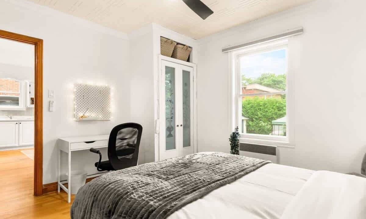 Photo of Bedroom in Rosemont-La Petite-Patrie