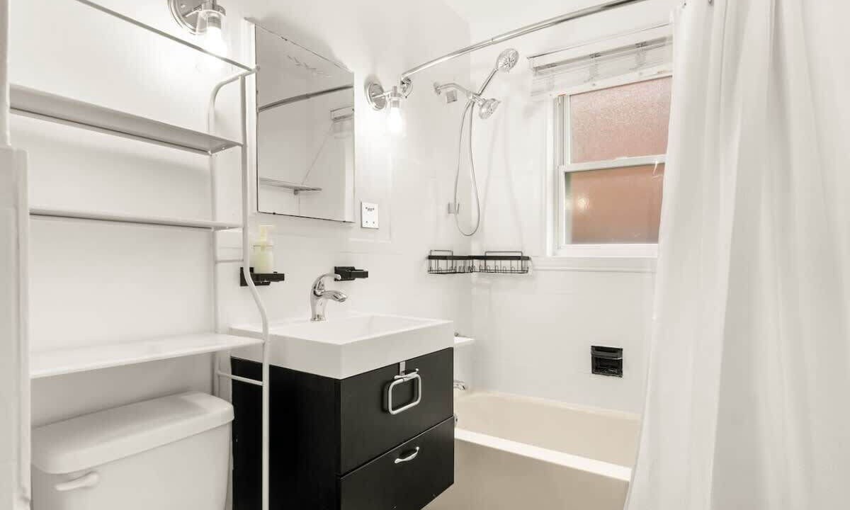 Photo of Bathroom in Rosemont-La Petite-Patrie