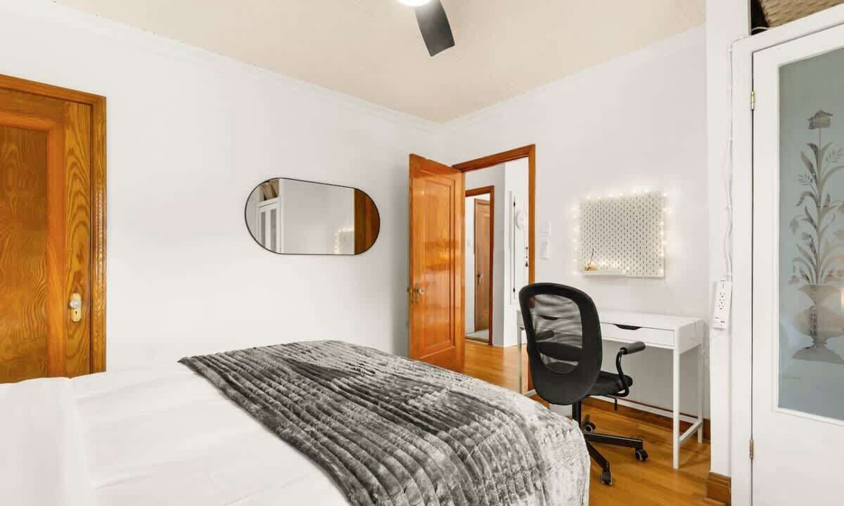 Photo of Bedroom in Rosemont-La Petite-Patrie