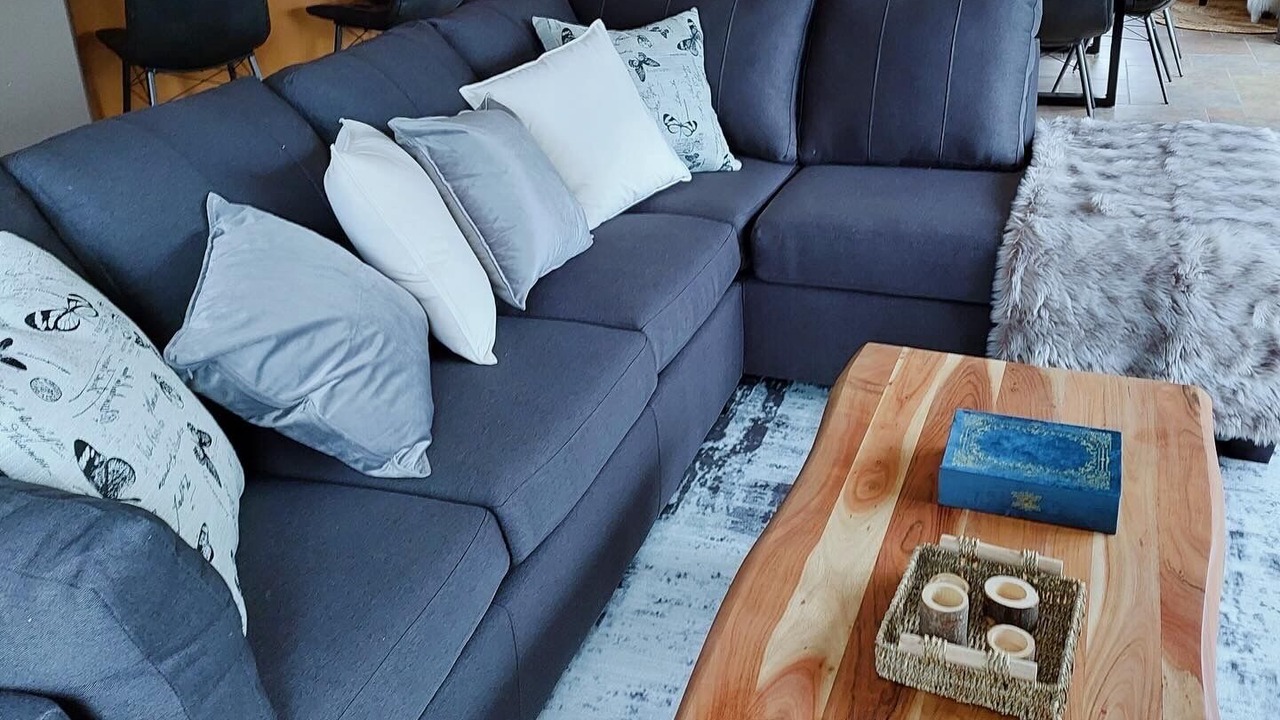 Photo of Livingroom in Chertsey