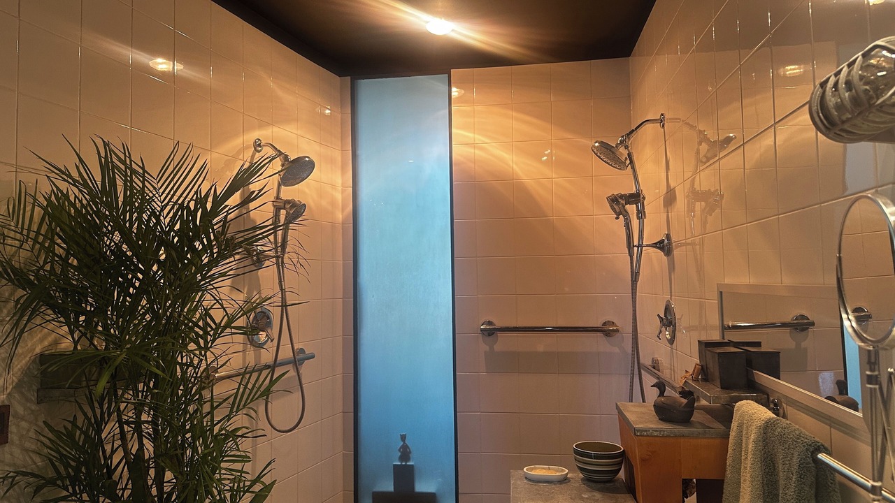 Photo of Bathroom in Ville-Marie