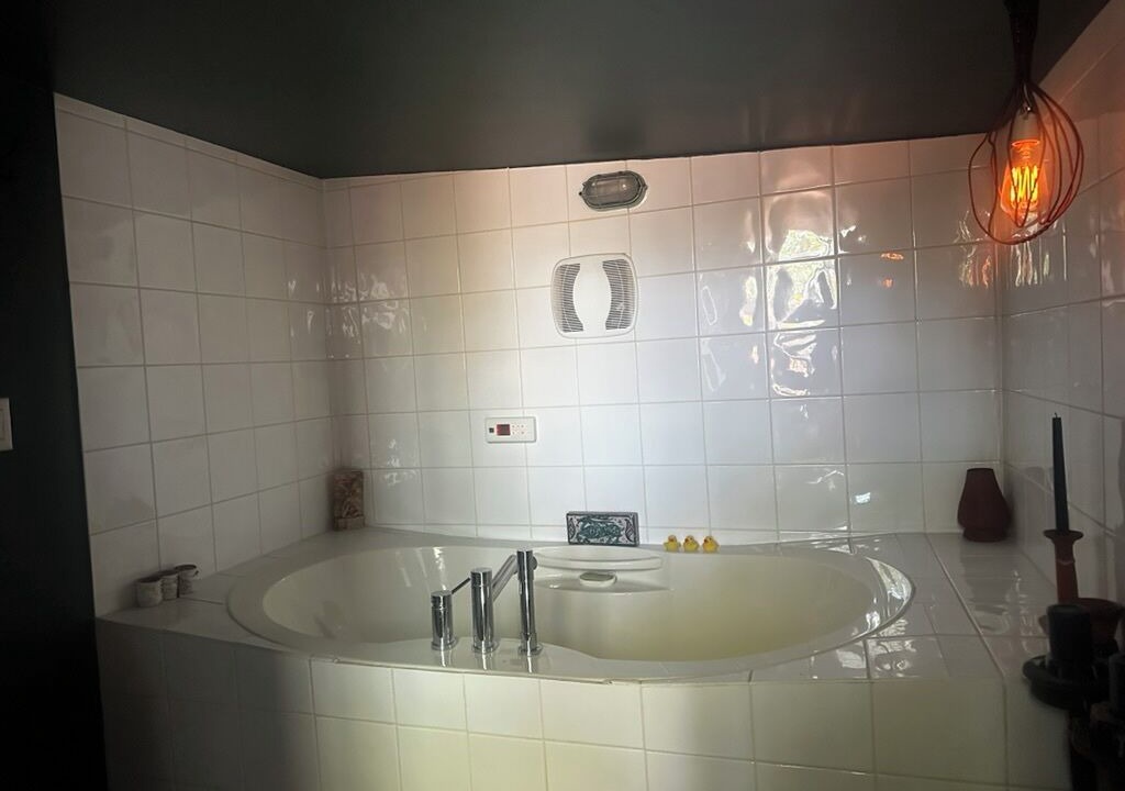 Photo of Bathroom in Ville-Marie
