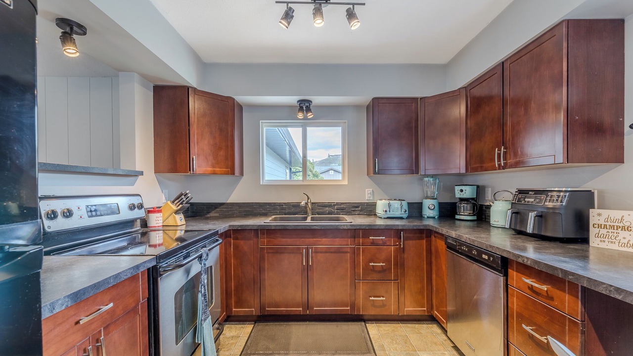 Photo of Kitchen in Okanagan-Similkameen