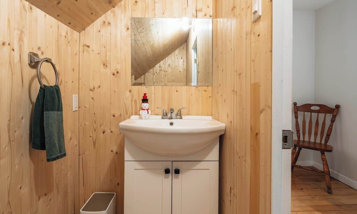 Photo of Bathroom in Saint-Leonard-de-Portneuf