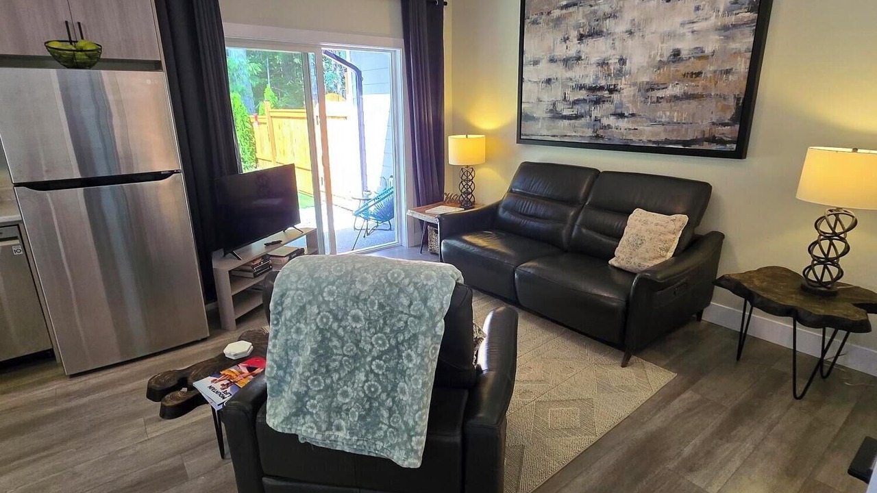 Photo of Livingroom in Shawnigan Lake