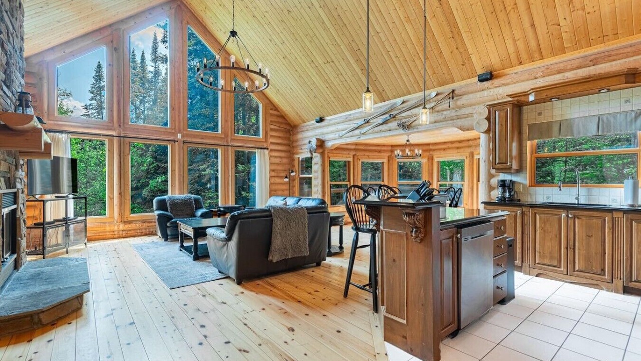 Photo of Livingroom in Fiddler Lake Resort