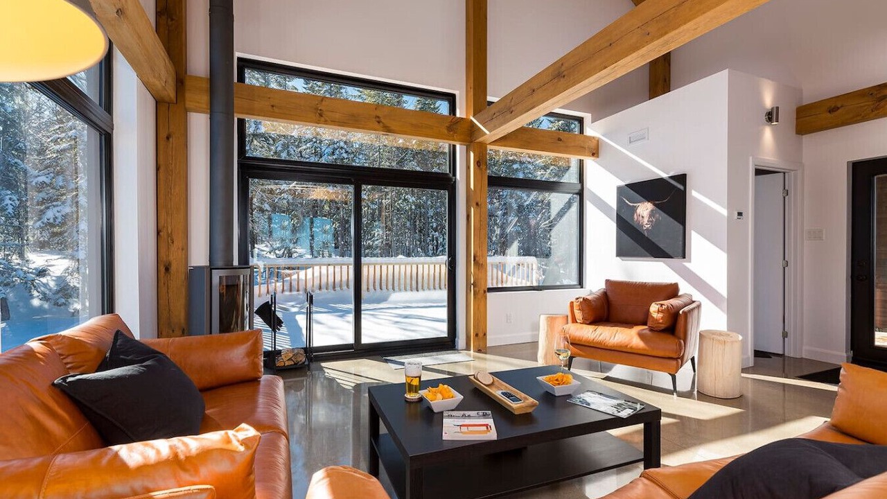 Photo of Livingroom in Petite-Riviere-Saint-Francois