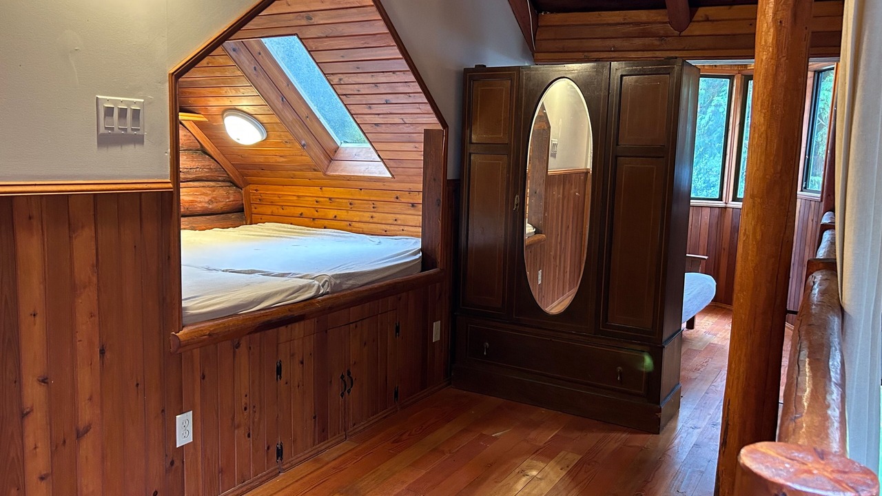 Photo of Bedroom in Burke Mountain
