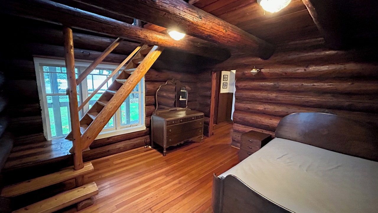 Photo of Bedroom in Burke Mountain