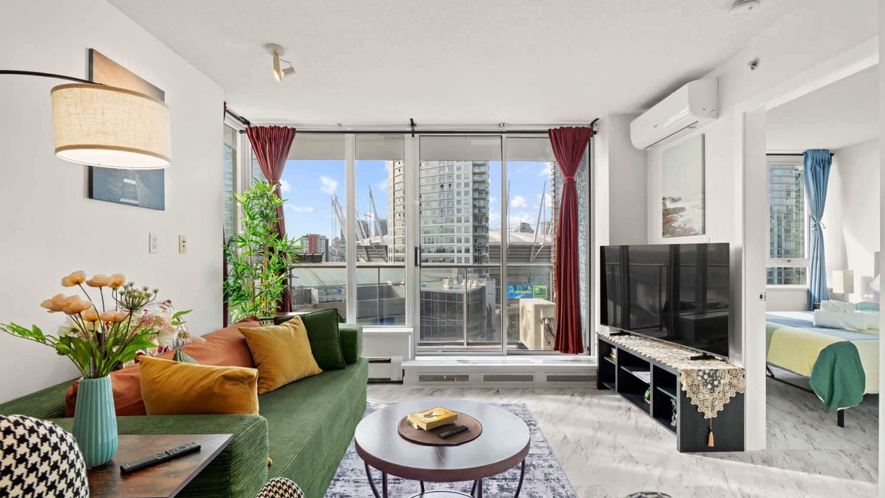 Photo of Livingroom in Crosstown