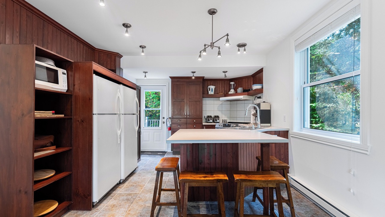 Photo of Kitchen in Les Pays-d'en-Haut Regional County Municipality