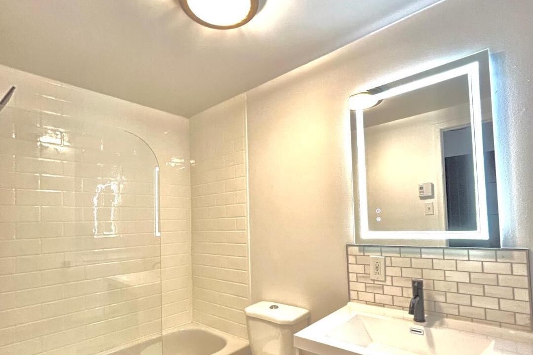 Photo of Bathroom in Saint-Roch