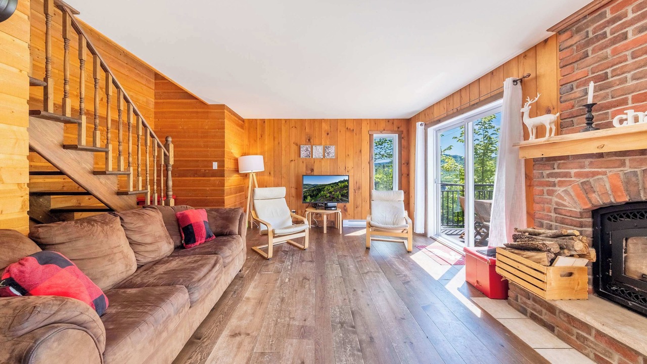 Photo of Livingroom in Notre-Dame-Auxiliatrice-de-Buckland