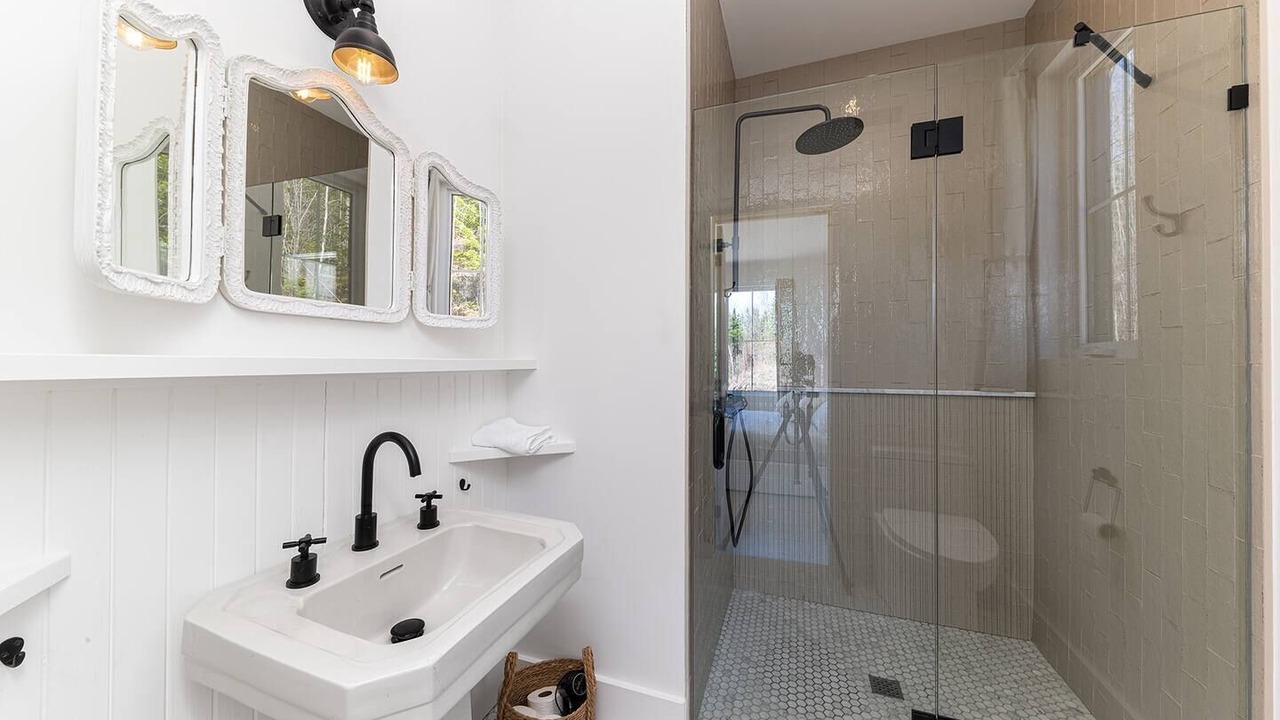Photo of Bathroom in Saint-Joseph-de-la-Rive