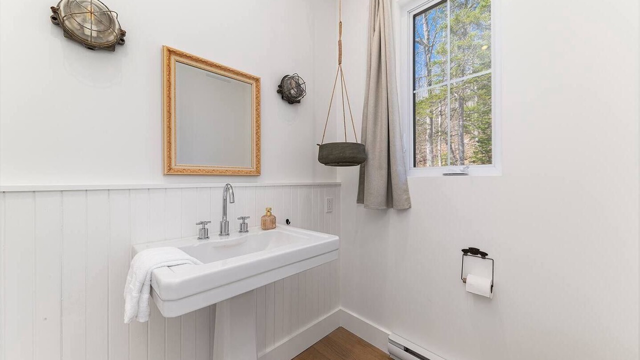 Photo of Bathroom in Saint-Joseph-de-la-Rive