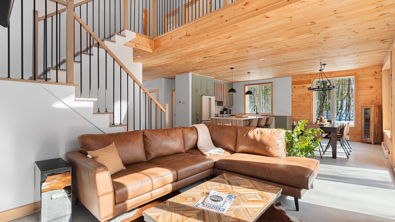 Photo of Livingroom in Amherst