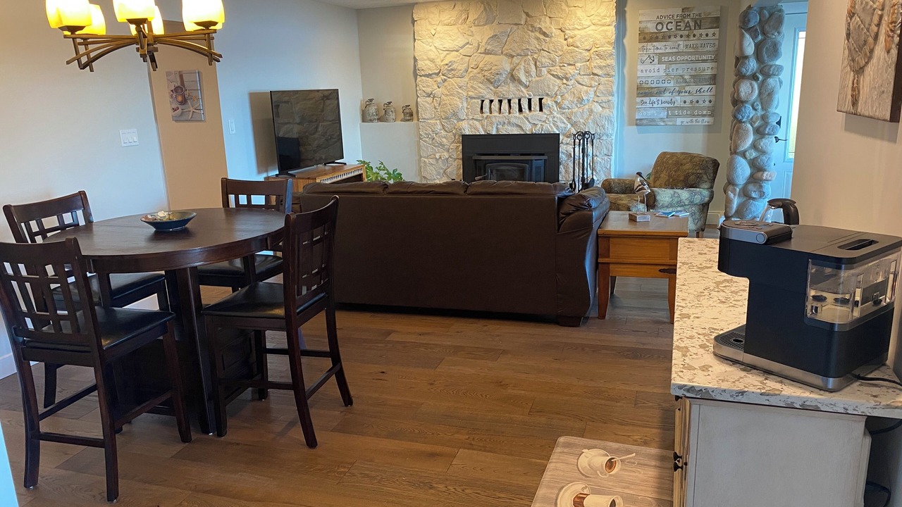 Photo of Livingroom in Union Bay