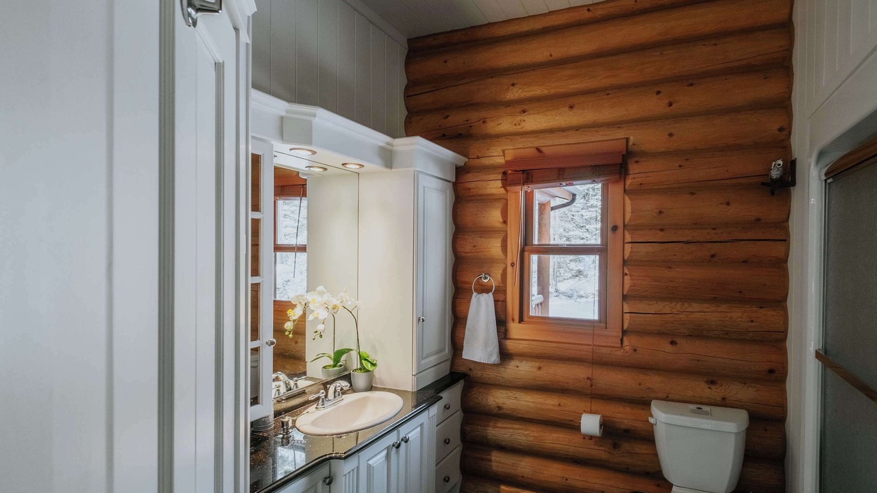 Photo of Bathroom in Fiddler Lake Resort