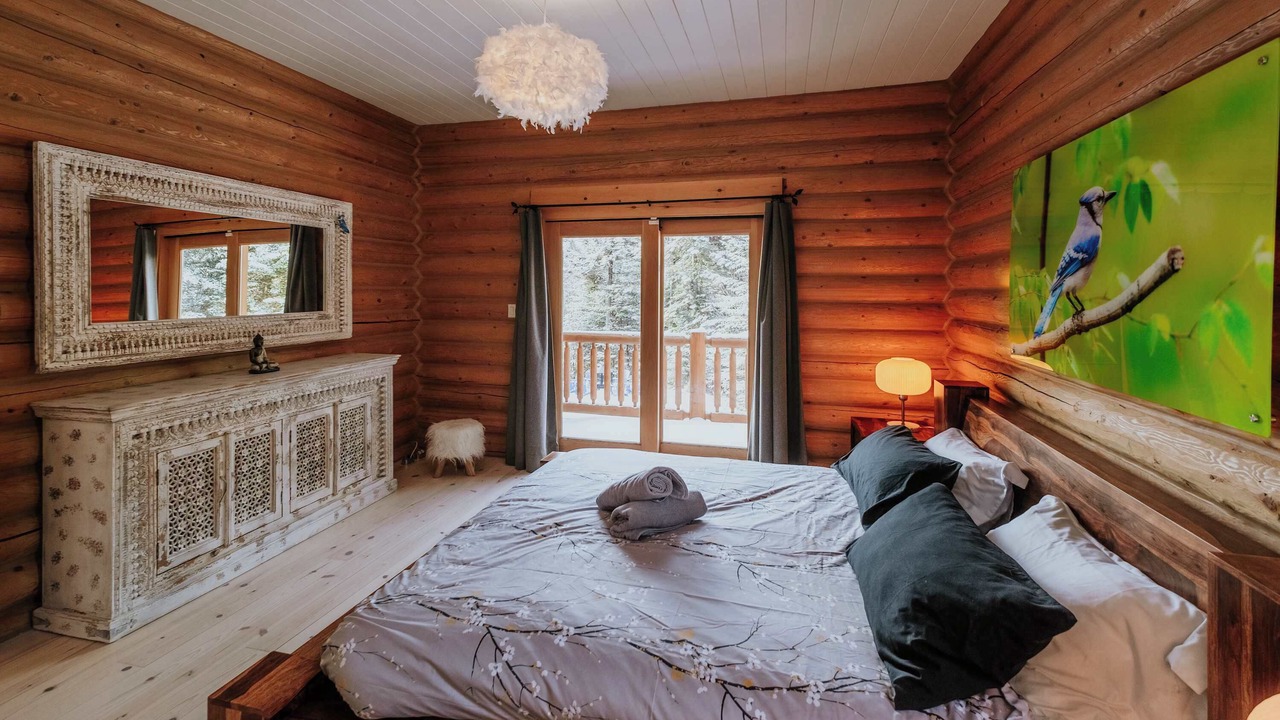 Photo of Bedroom in Fiddler Lake Resort