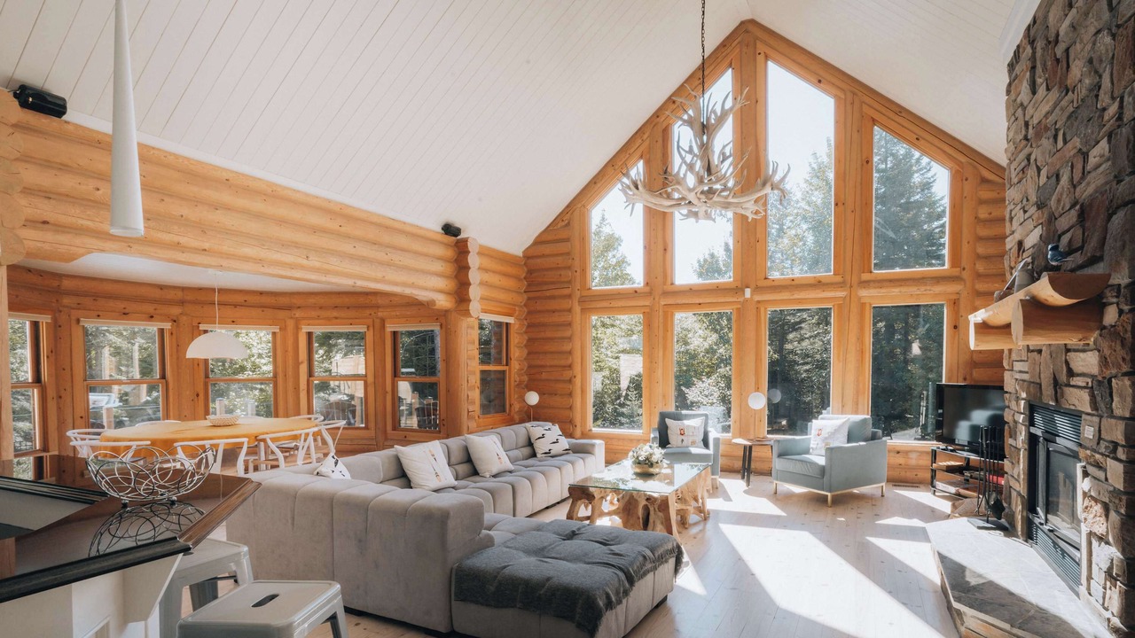 Photo of Livingroom in Fiddler Lake Resort