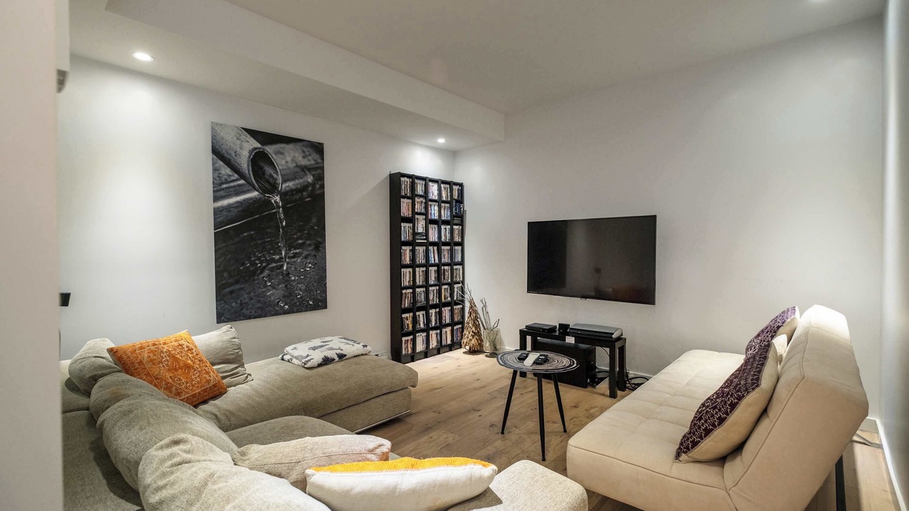 Photo of Livingroom in Chertsey