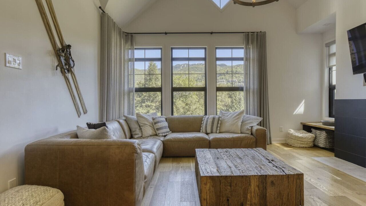 Photo of Livingroom in Tremblant-Les-Eaux