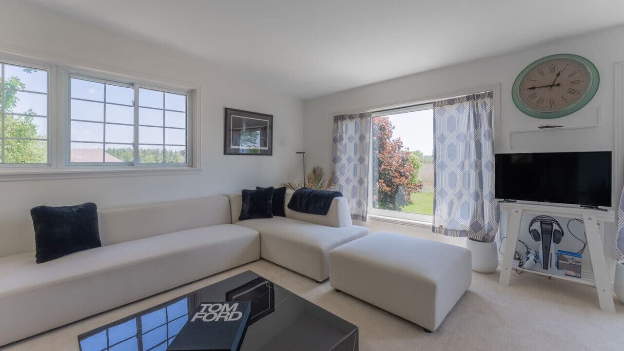 Photo of Livingroom in Belleville