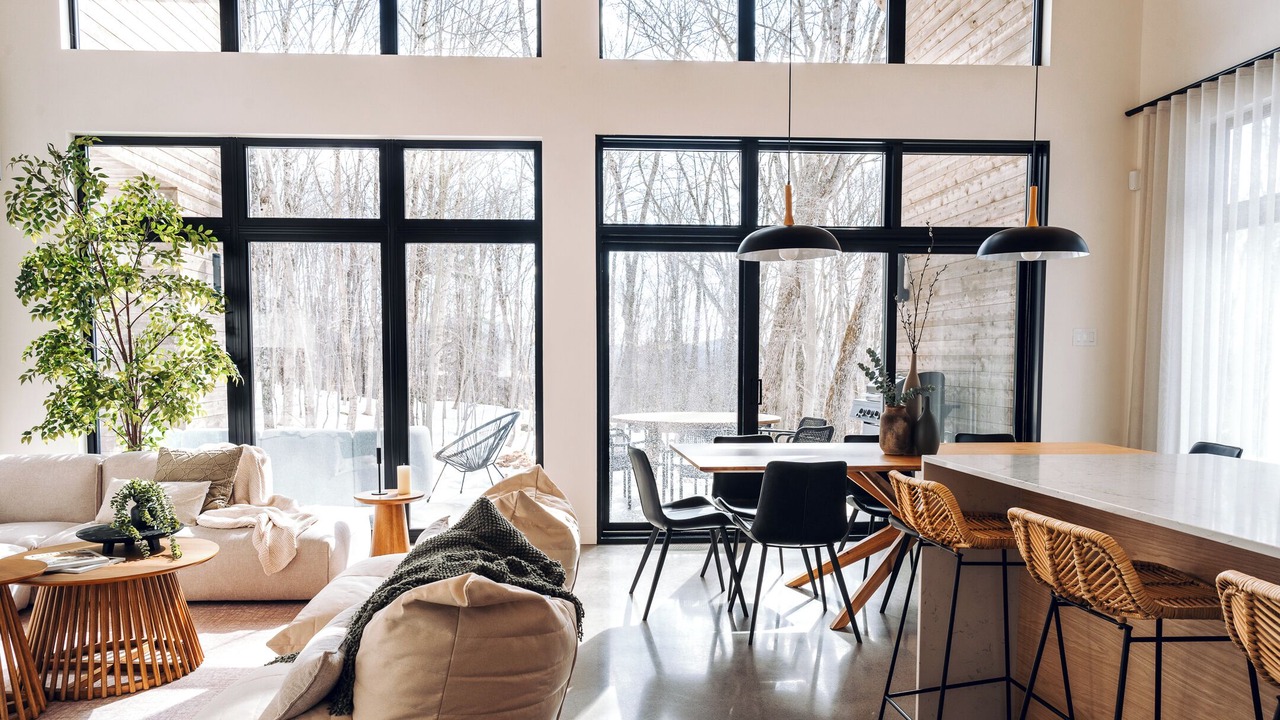 Photo of Livingroom in Val-des-Lacs