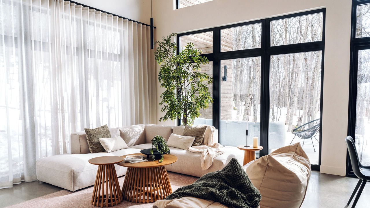 Photo of Livingroom in Val-des-Lacs