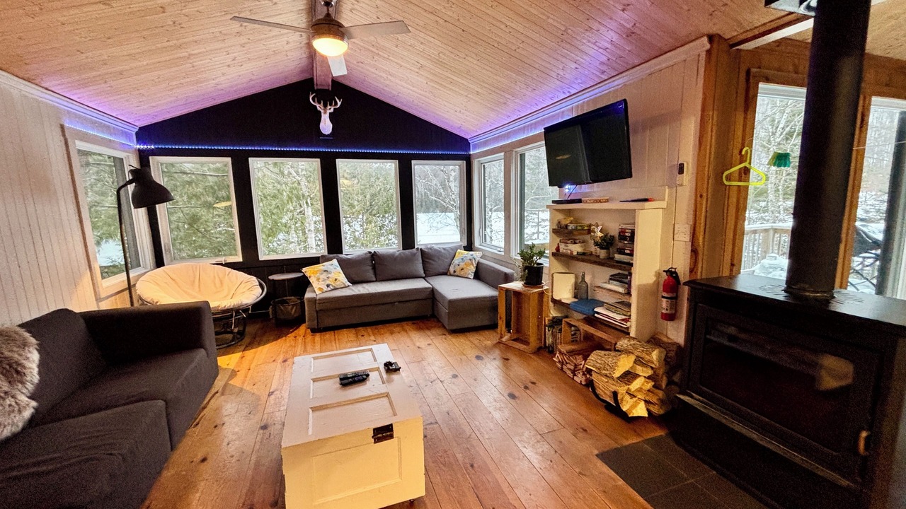 Photo of Livingroom in Amherst