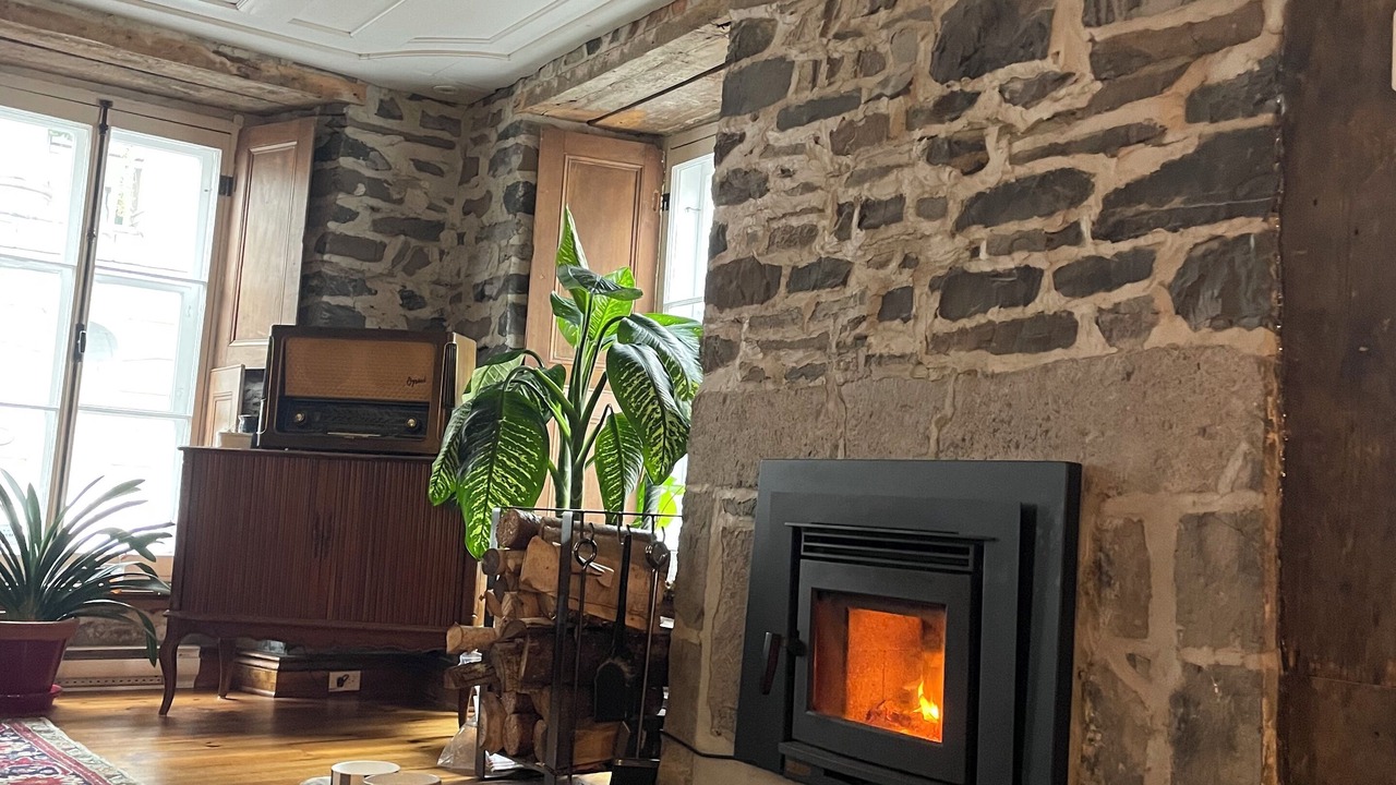 Photo of Livingroom in Vieux-Quebec-Cap-Blanc-colline Parlementaire