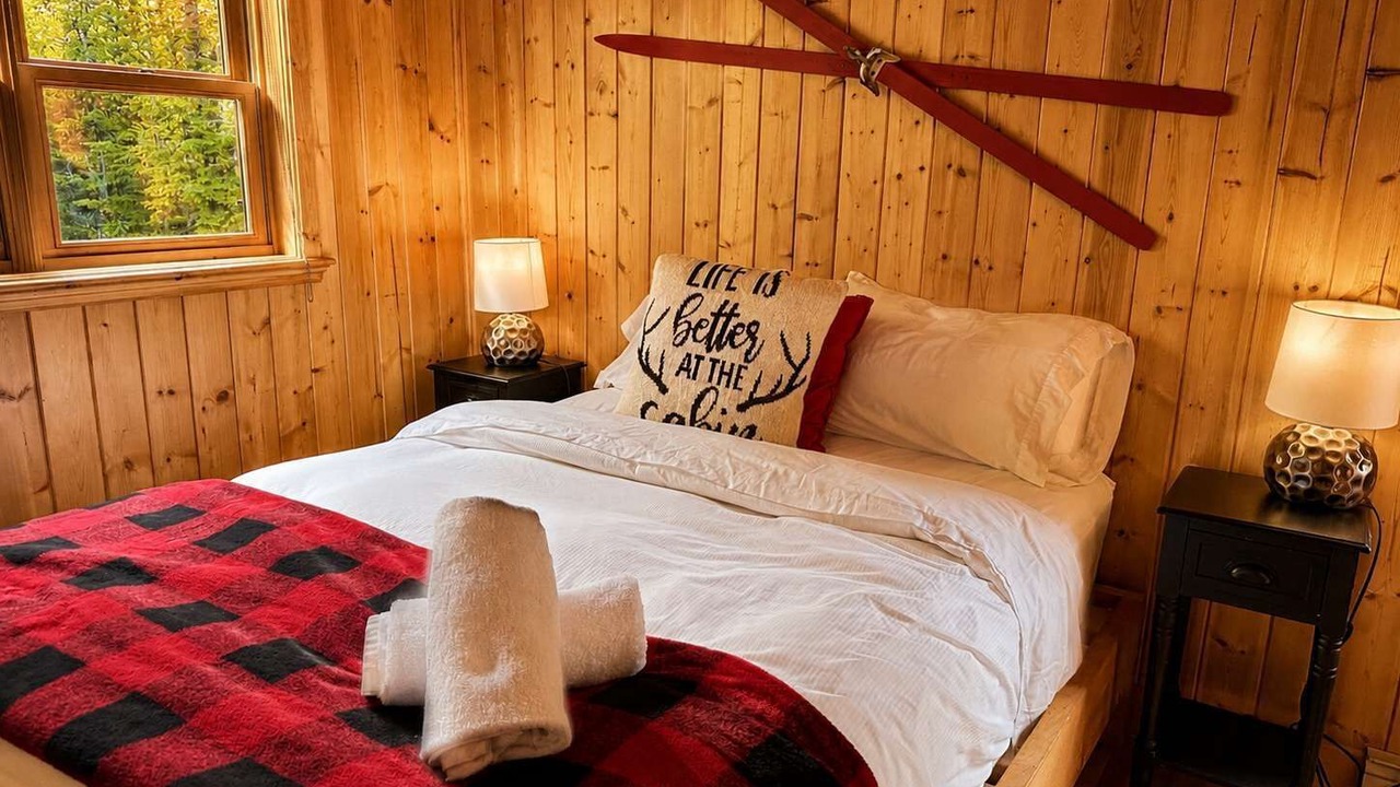 Photo of Bedroom in Fiddler Lake Resort