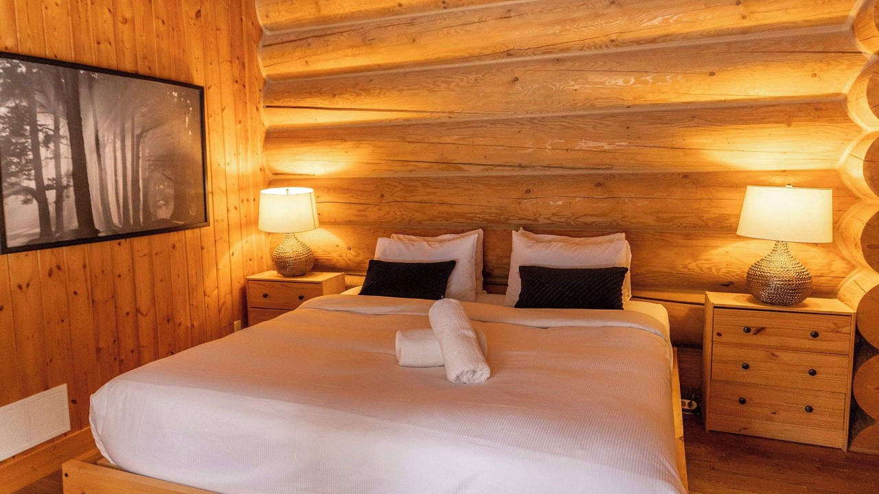 Photo of Bedroom in Fiddler Lake Resort