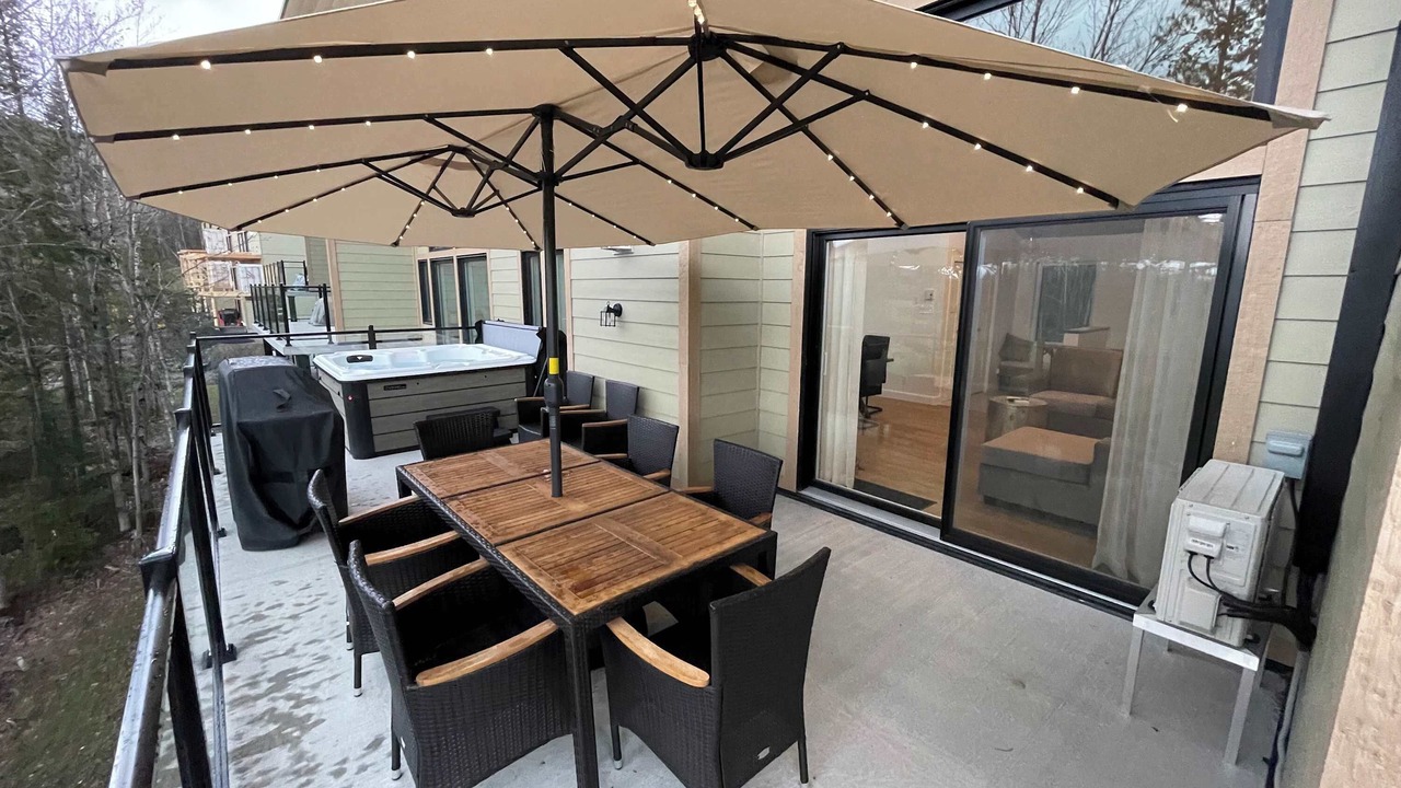 Photo of Outdoor in Adstock