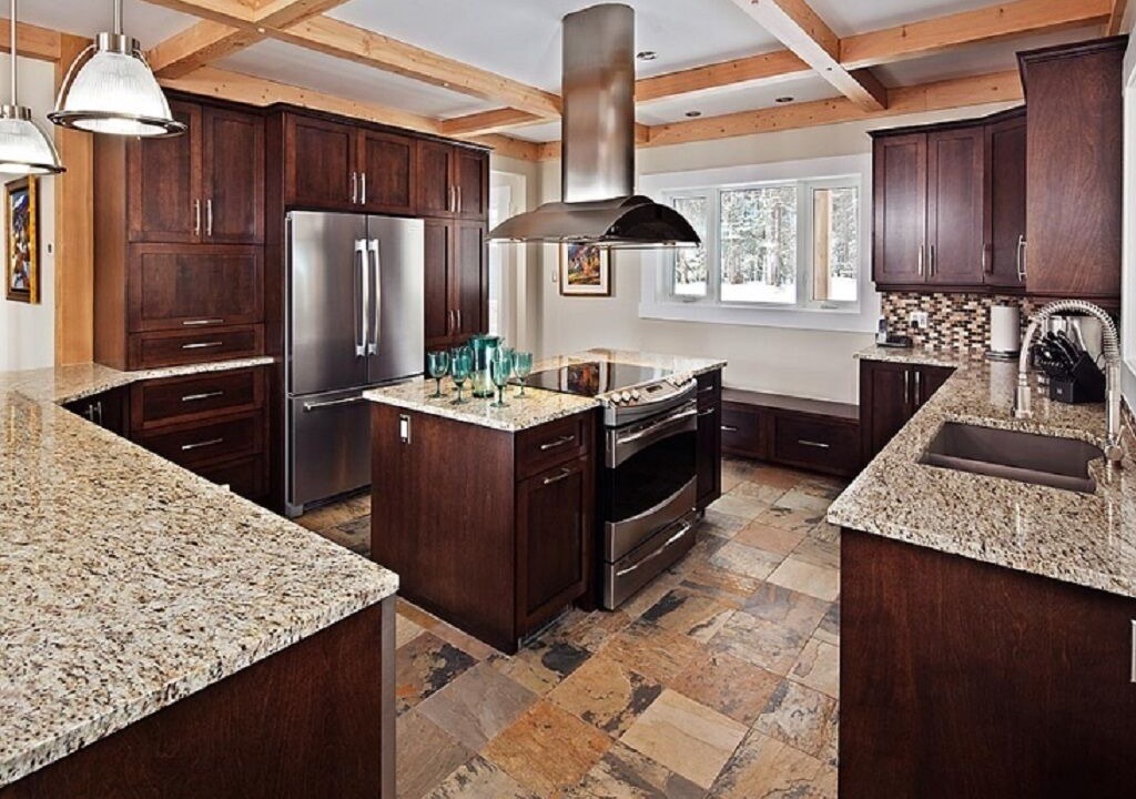 Photo of Kitchen in Petite-Riviere-Saint-Francois