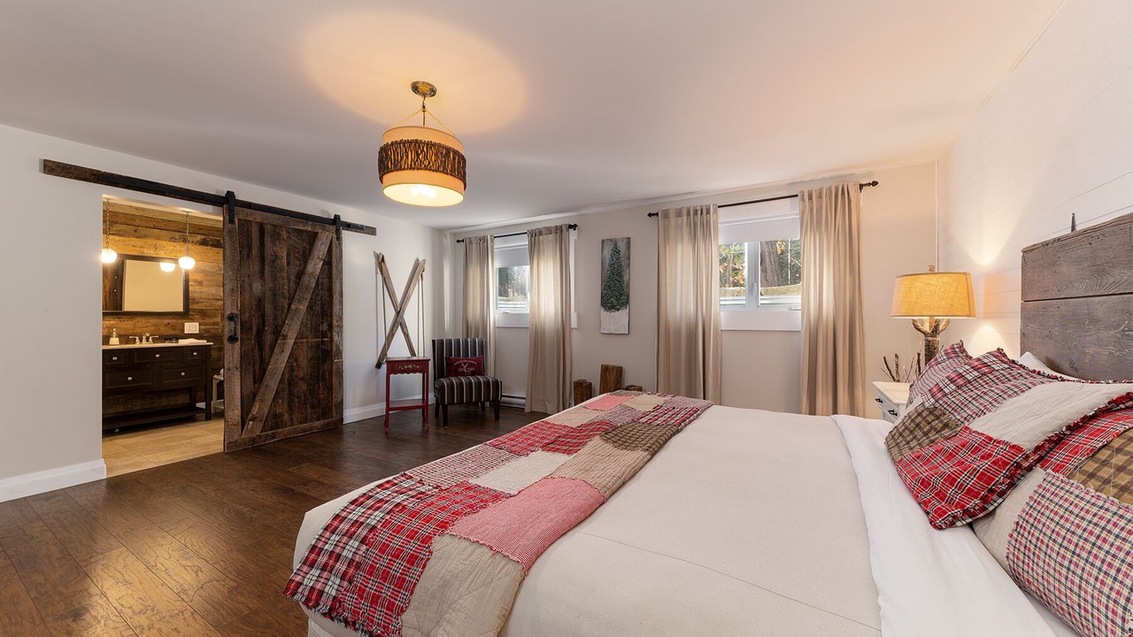 Photo of Bedroom in Petite-Riviere-Saint-Francois