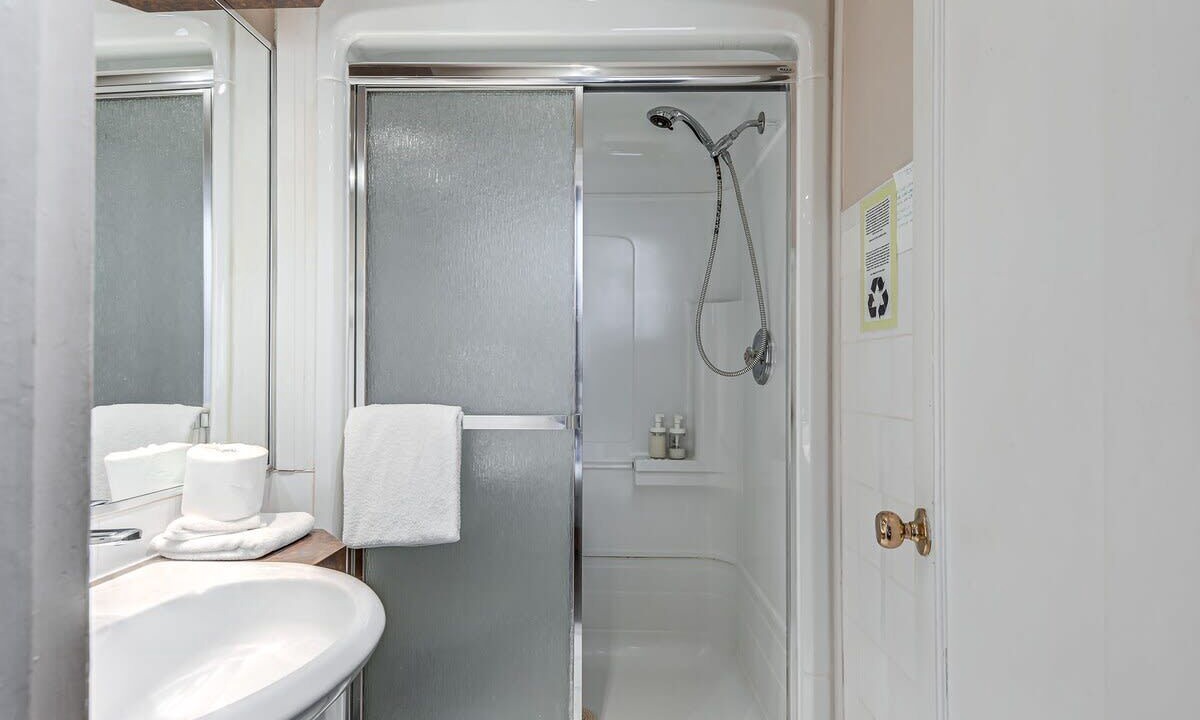 Photo of Bathroom in Vieux-Quebec-Cap-Blanc-colline Parlementaire