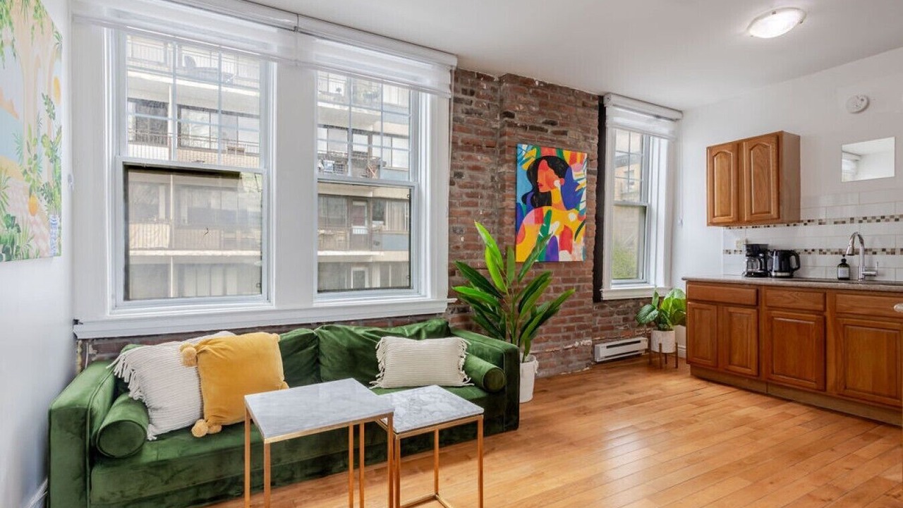 Photo of Livingroom in Shaughnessy Village