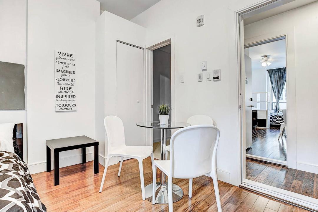 Photo of Livingroom in Shaughnessy Village